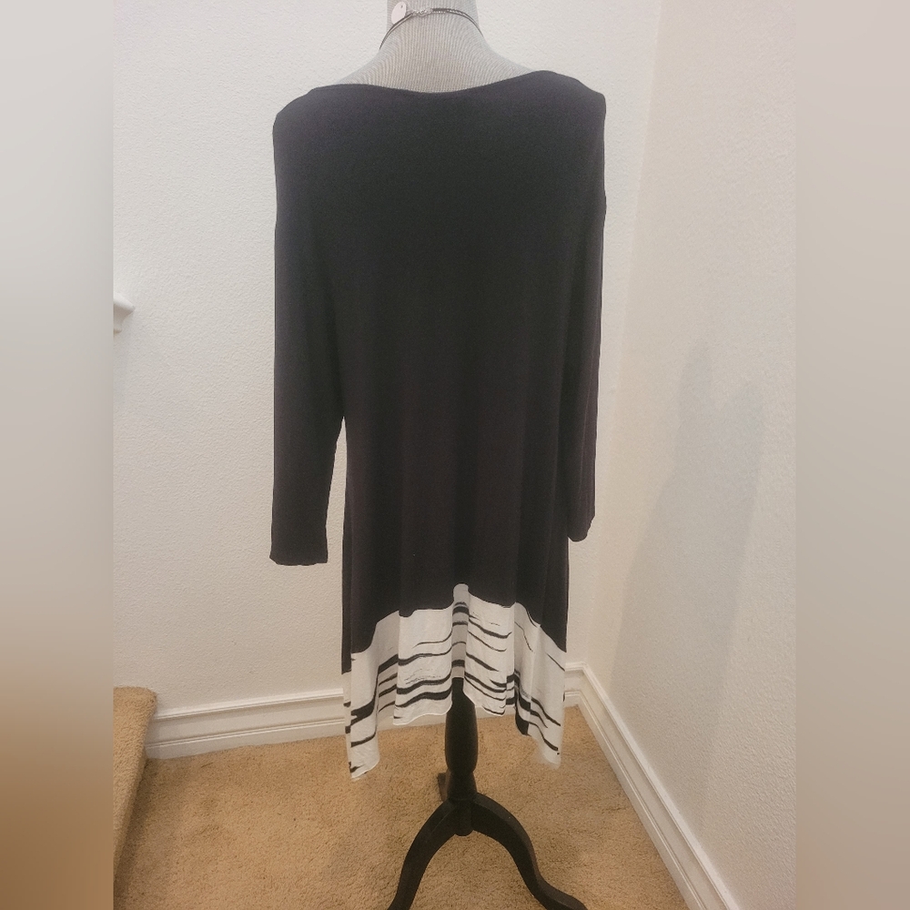 Dunia Black and White Zebra Accent Tunic - Picture 7 of 7